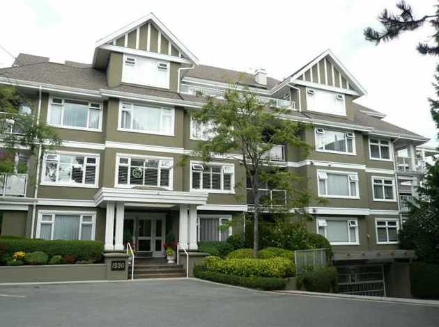 1330 Hunter Delta BC Exterior!