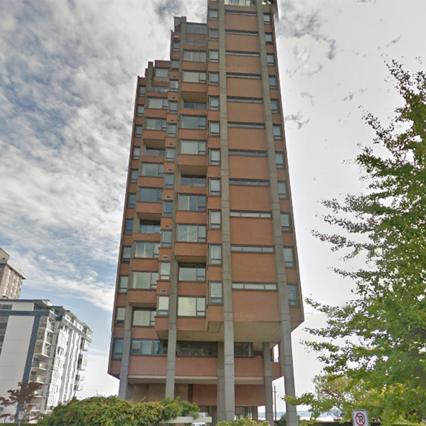 Les Terraces - 2250 Bellevue Ave, West Vancouver, BC - Typical part of the building!