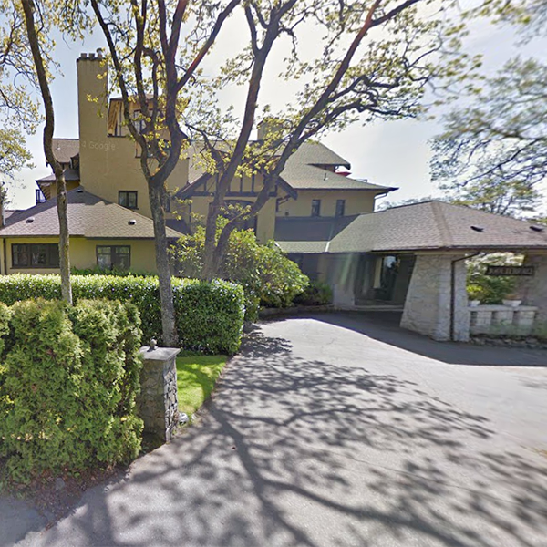 Bowser Manor - 1001 Terrace Avenue, Victoria, BC!
