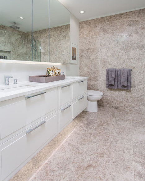 118 Carrie Cates Ct, North Vancouver, BC V7L 0B2, Canada Bathroom!