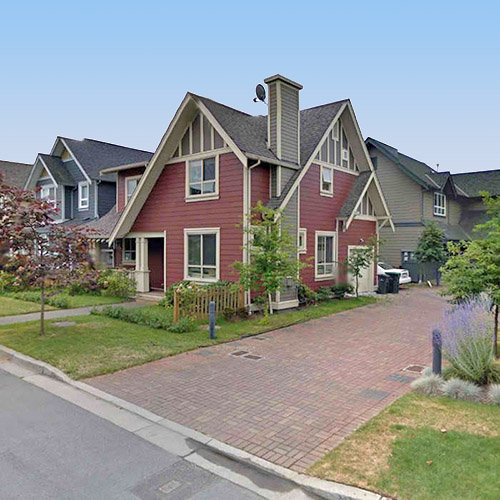 32 Holly Avenue, New Westminster, BC!