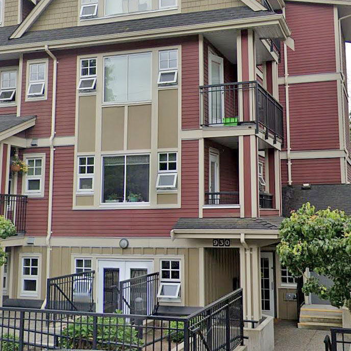Laurel Oak - 930 West 16th Ave - Typical part of the complex!