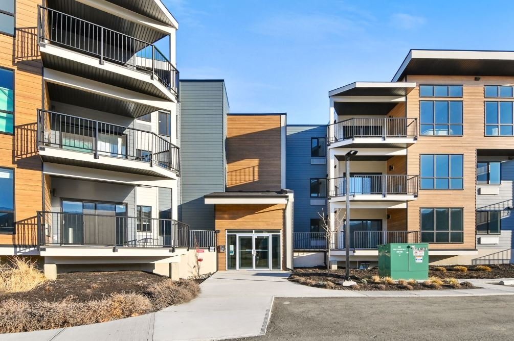 Gellatly Parc - 4215 Gellatly Road!