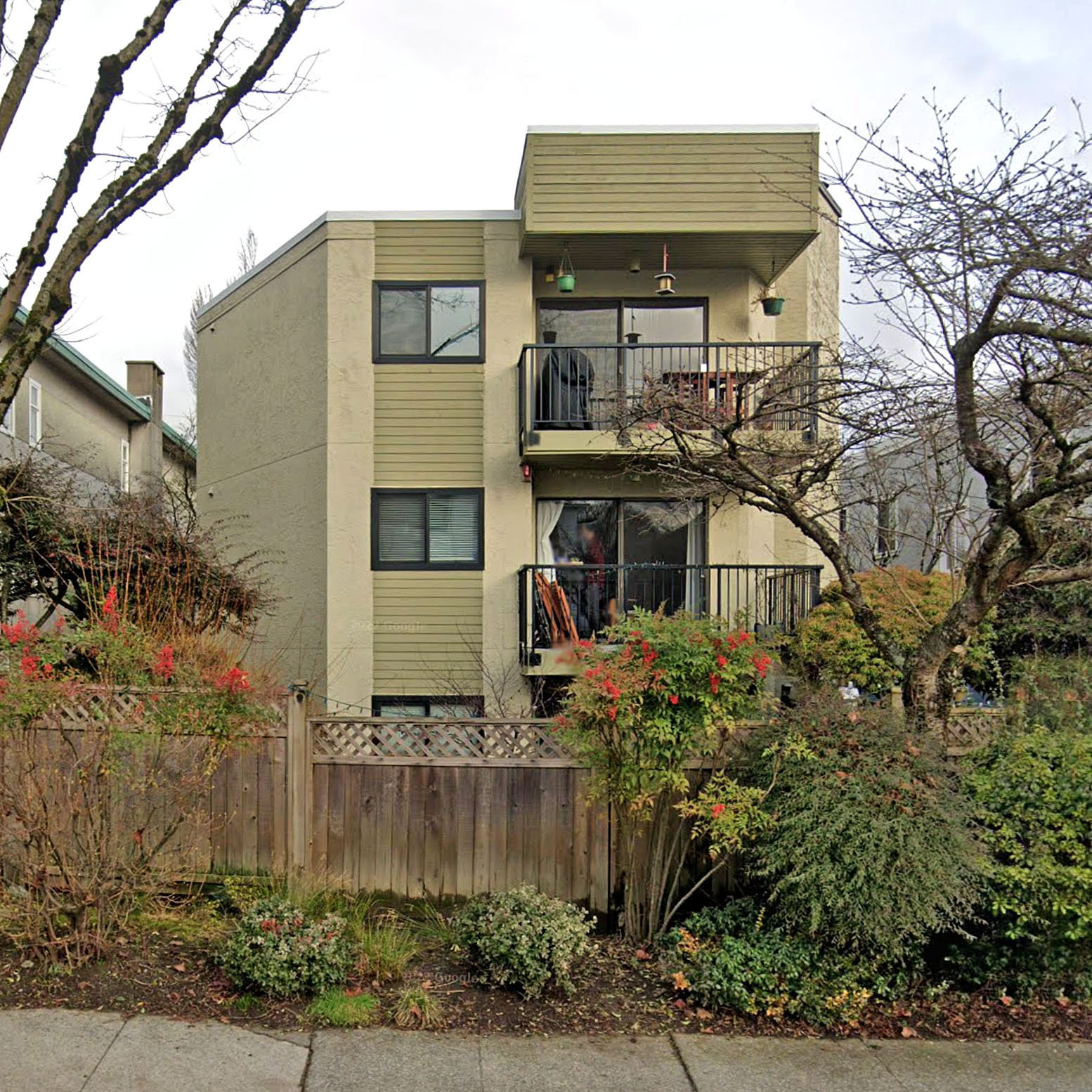 Windsor Court - 1035 West 13th Avenue - Front View!