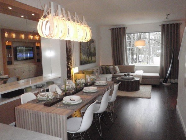 Westwood - Dining & Living!