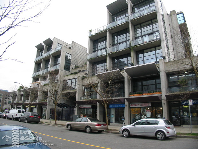  412 W 8th  Ave, Vancouver