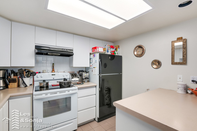 # 604 1159 MAIN Street, Vancouver - photo by Pixilink Solutions