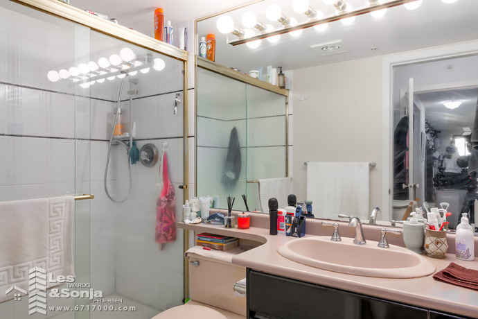 # 604 1159 MAIN Street, Vancouver - photo by Pixilink Solutions