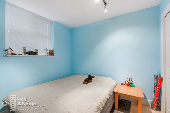 # 604 1159 MAIN Street, Vancouver - photo by Pixilink Solutions